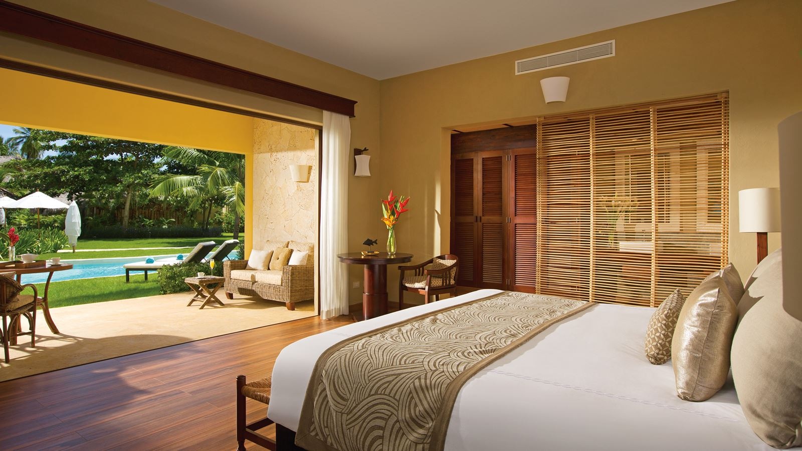 rooms-romantic-junior-suite-agua-swim-up