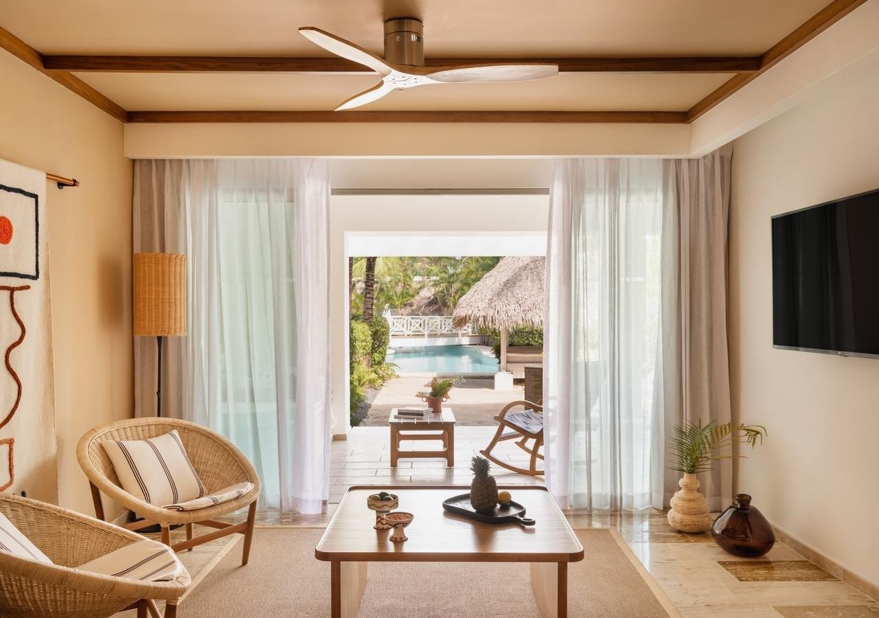 rooms-master-suite-zel-swimup