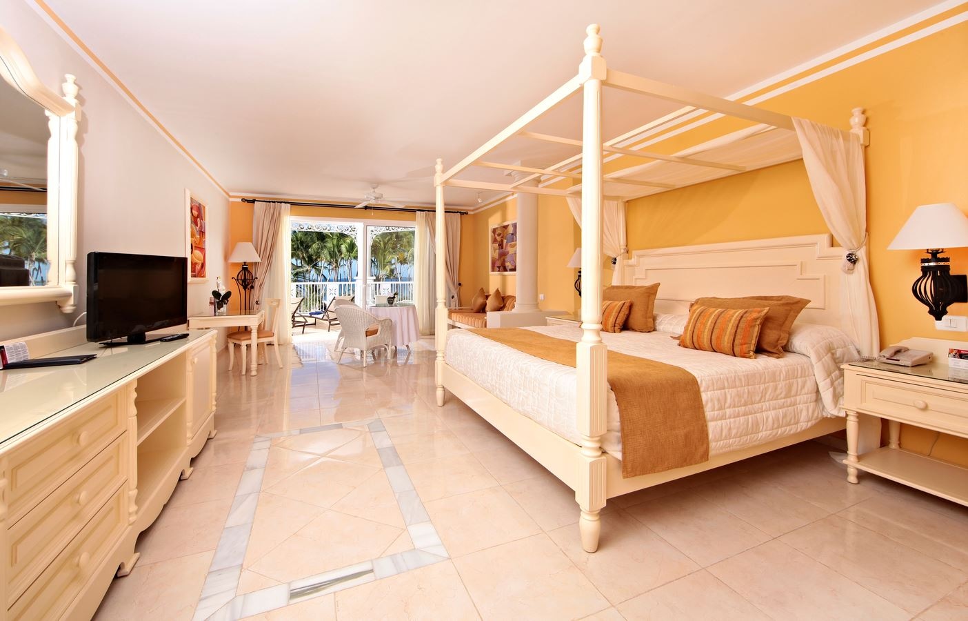 rooms-junior-suite-deluxe-ocean-front