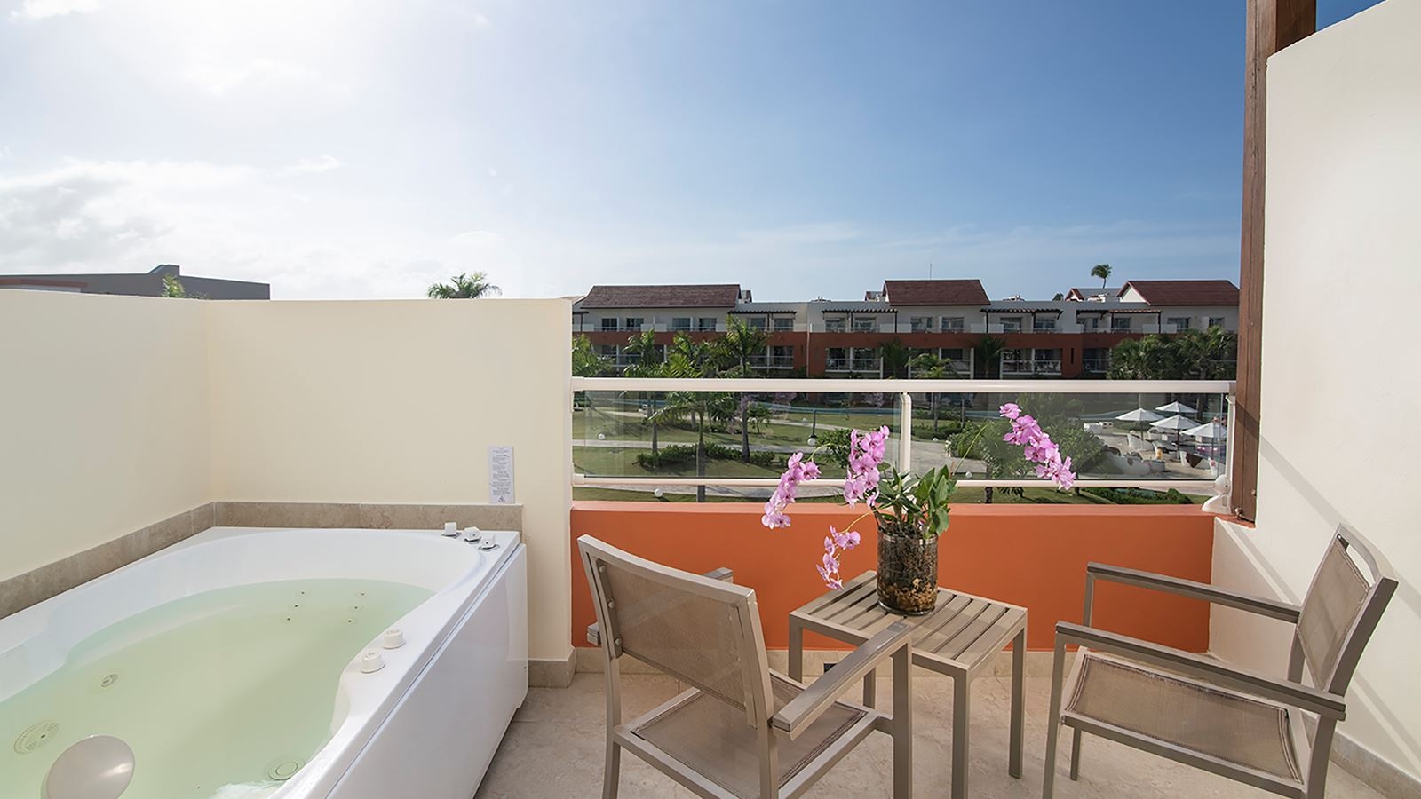 rooms-allure-junior-suite-tropical-view