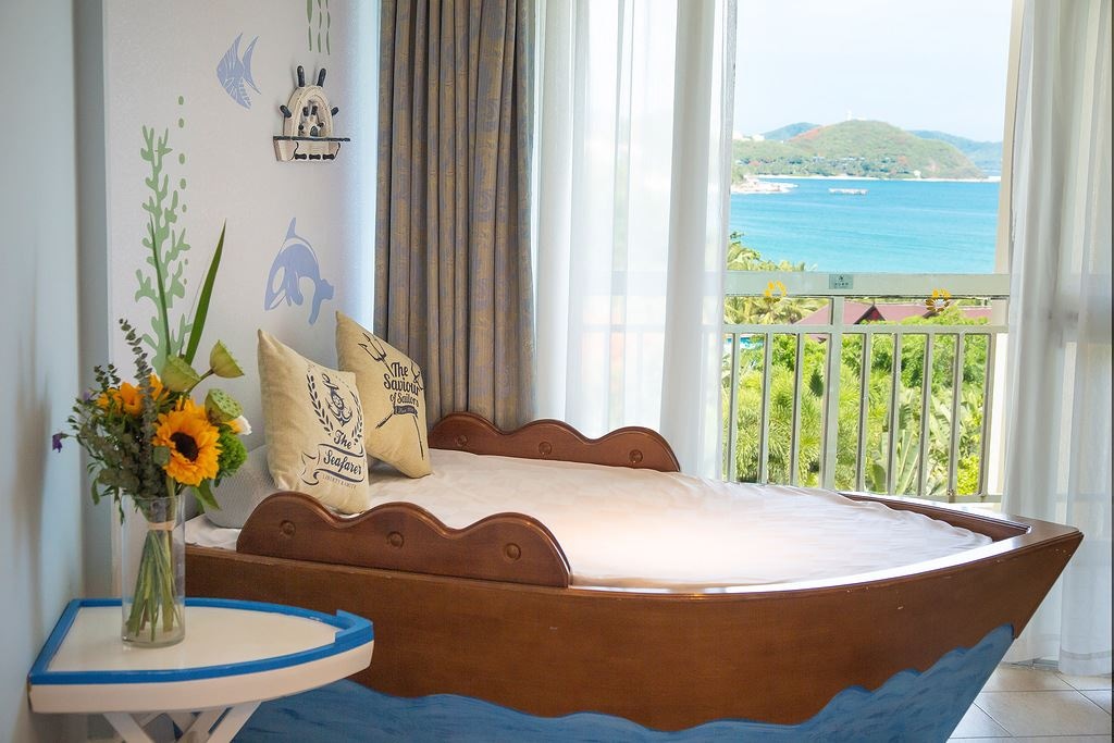 rooms-deluxe-family-sea-view-room