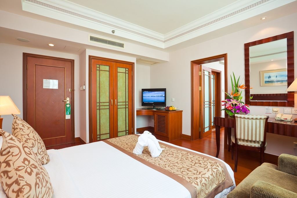 rooms-superior-mountain-view-family-room