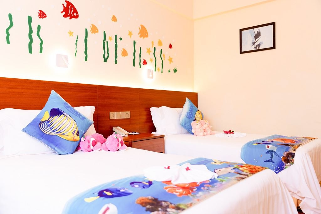 rooms-childrens-theme-room-twin--queen-bed