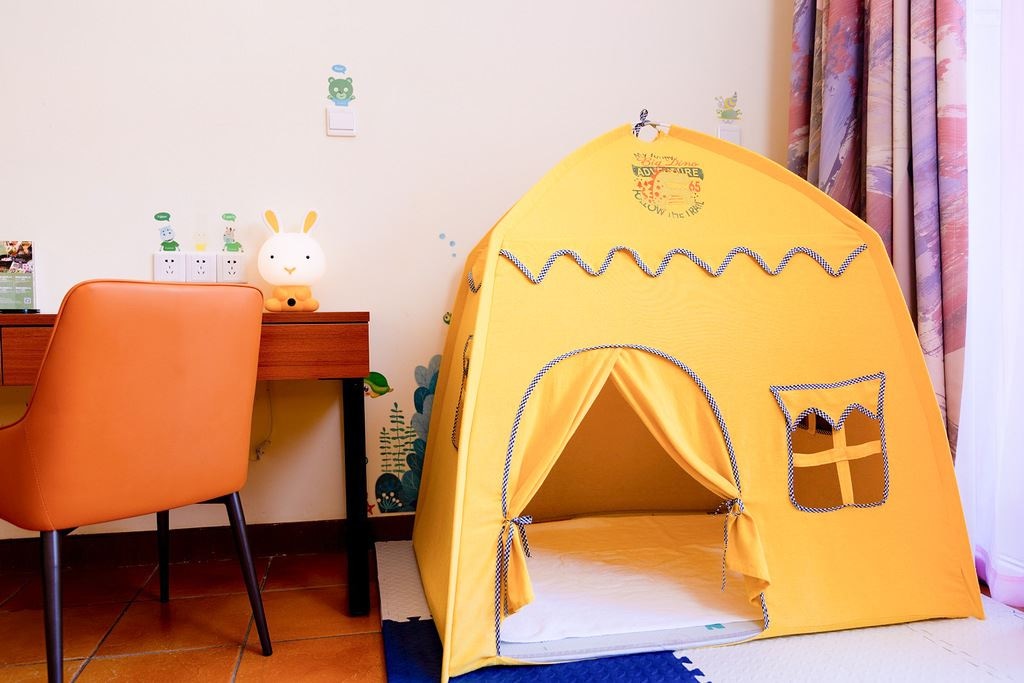 rooms-childrens-theme-room-twin--queen-bed