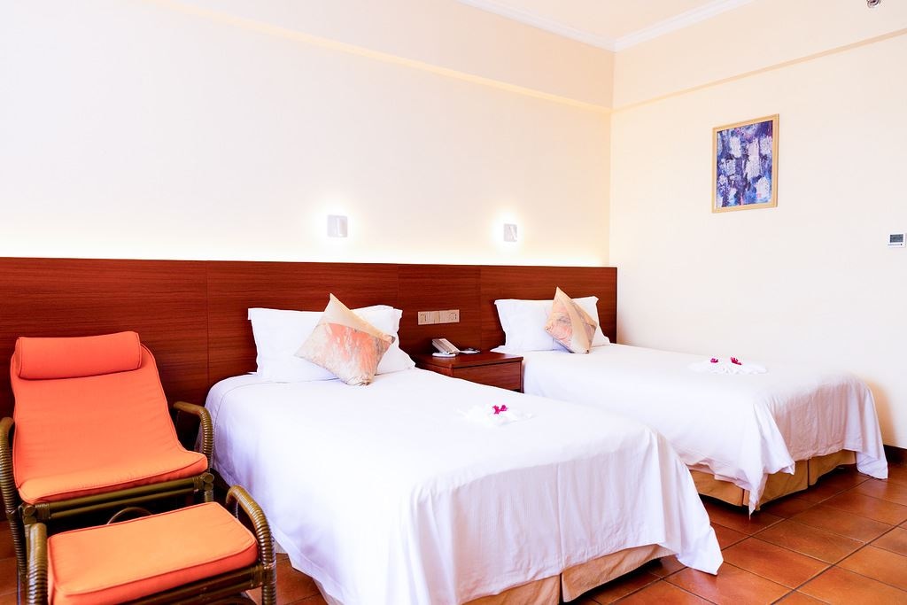 rooms-lake-view-room