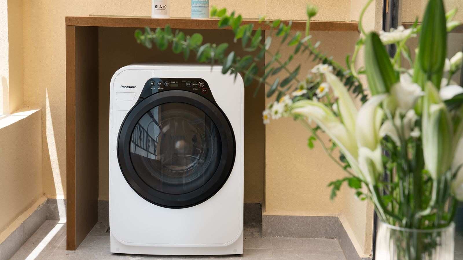 rooms-family-room-for-3-people-area-1