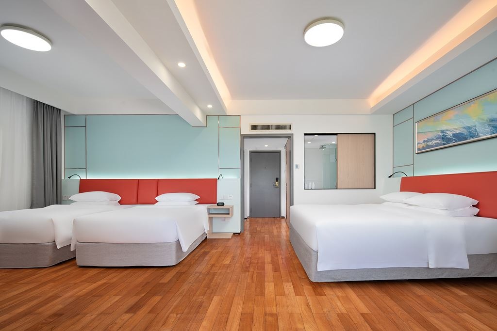 rooms-sea-view-family-room-for-4-people-area-1