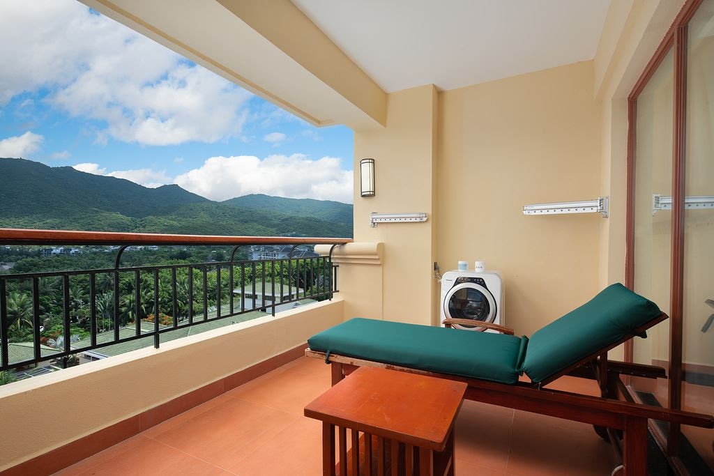 rooms-deluxe-mountain-view-room-area-2