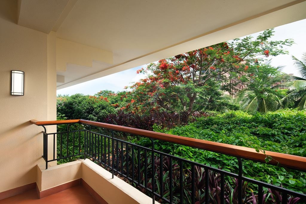 rooms-2-bedroom-and-1-living-elegant-sea-view-family-room-area-2