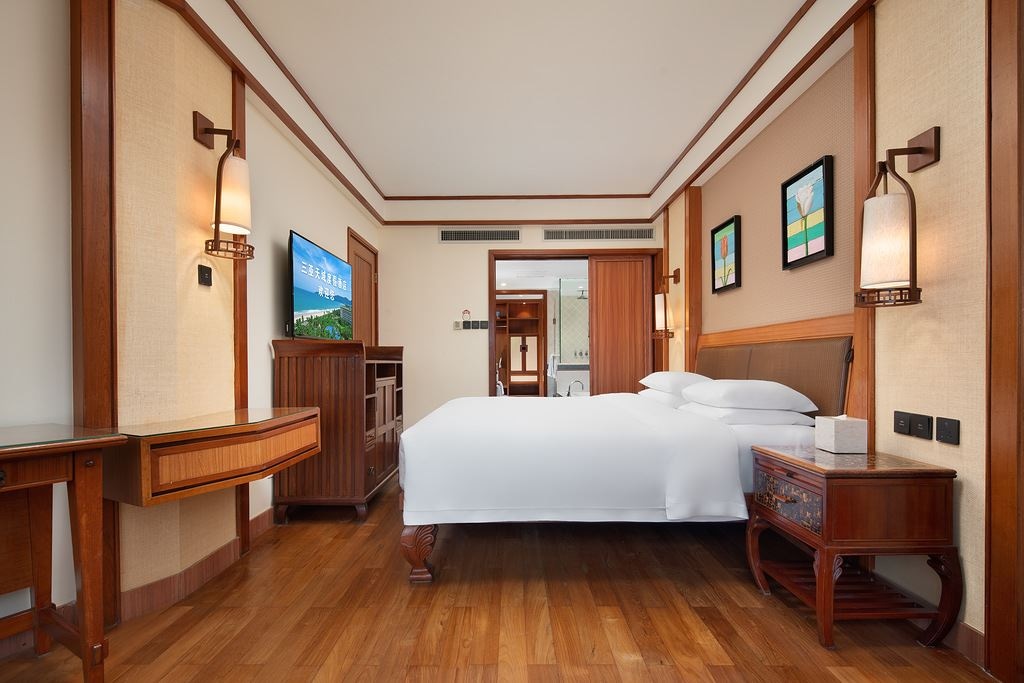 rooms-2-bedroom-and-1-living-elegant-sea-view-family-room-area-2