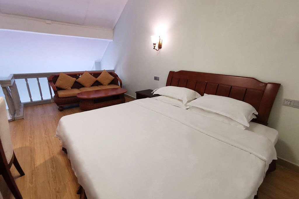 rooms-family-flat-suite-king+single-bed