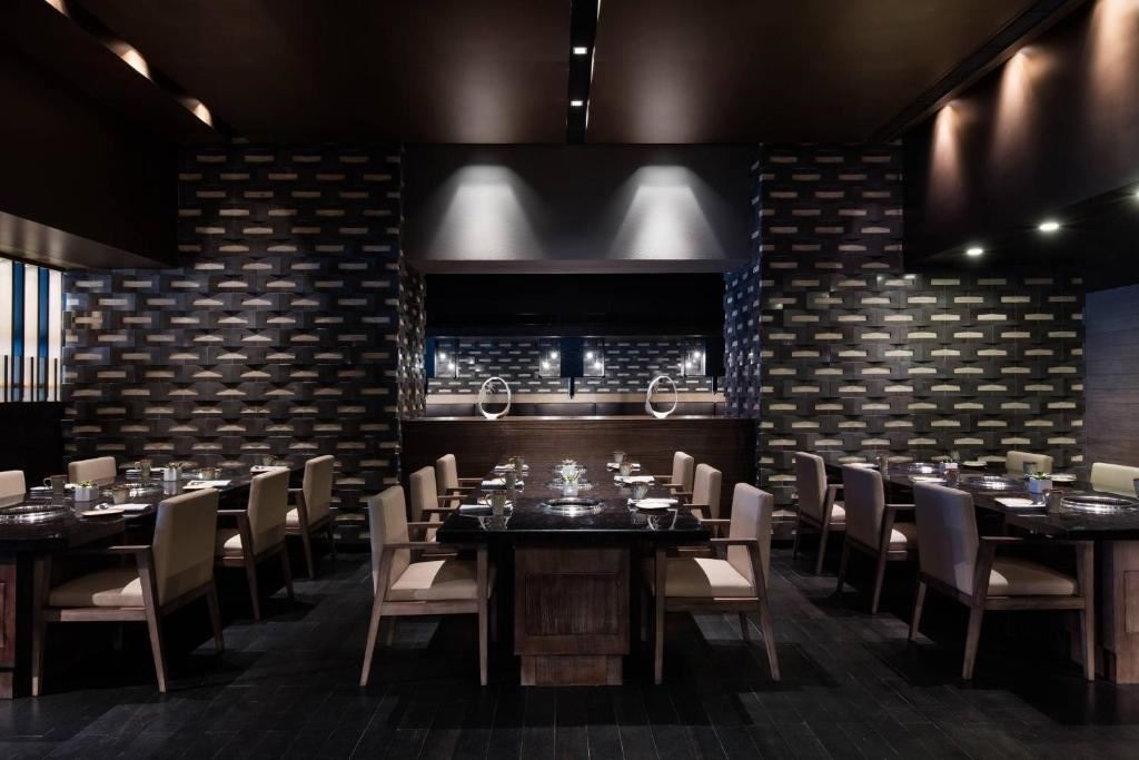 restaurants-restaurants