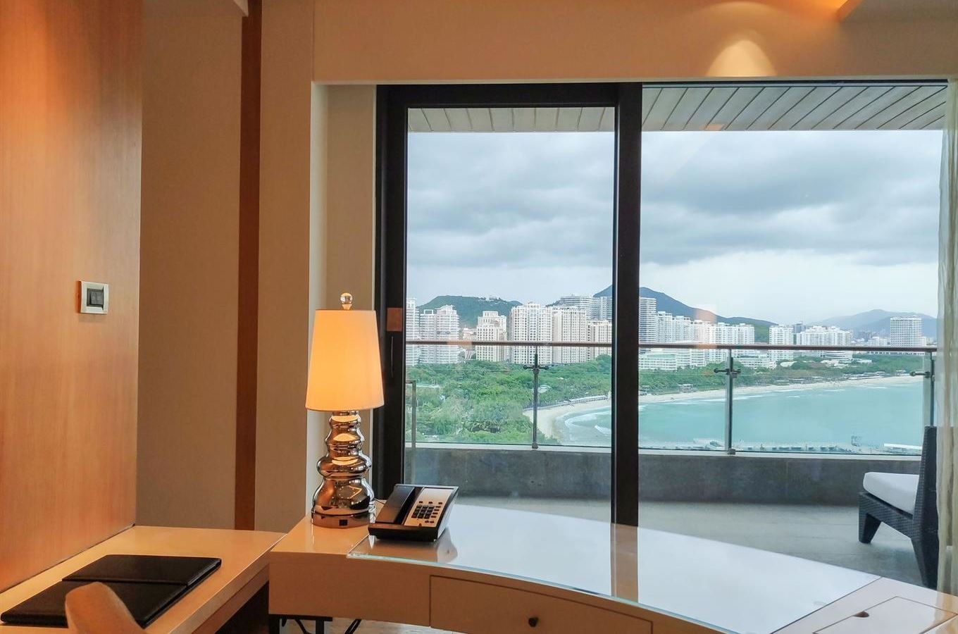 rooms-panoramic-ocean-suite