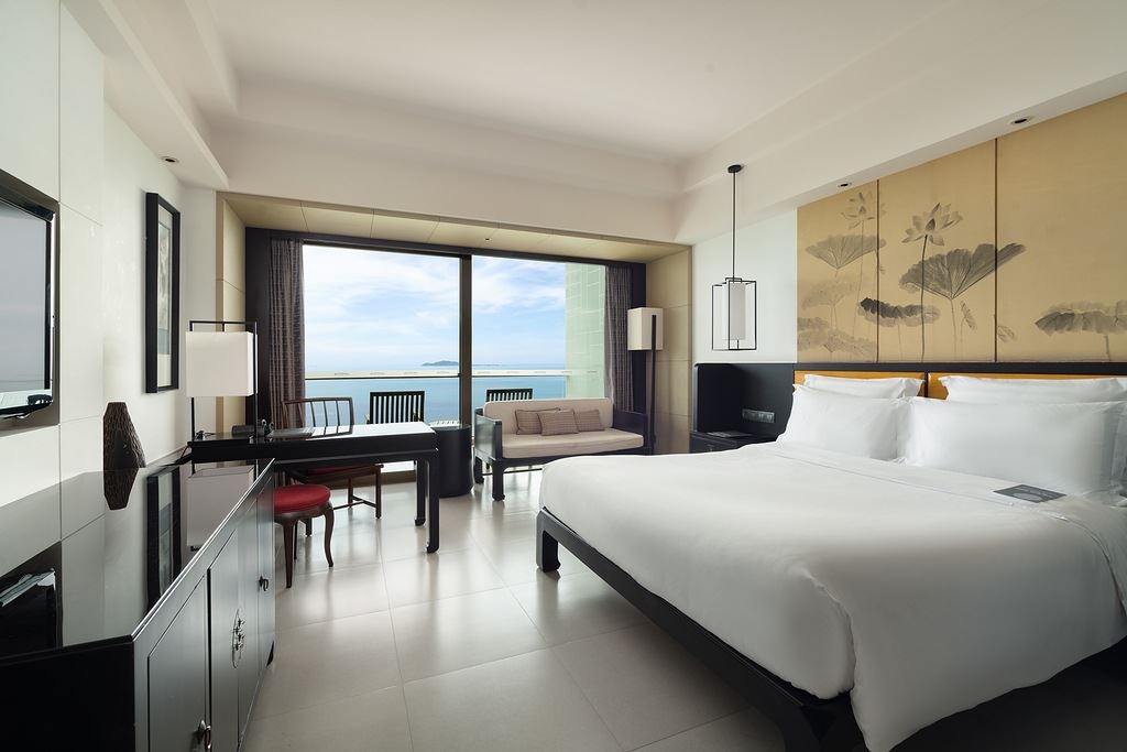 rooms-executive-deluxe-ocean-view-room