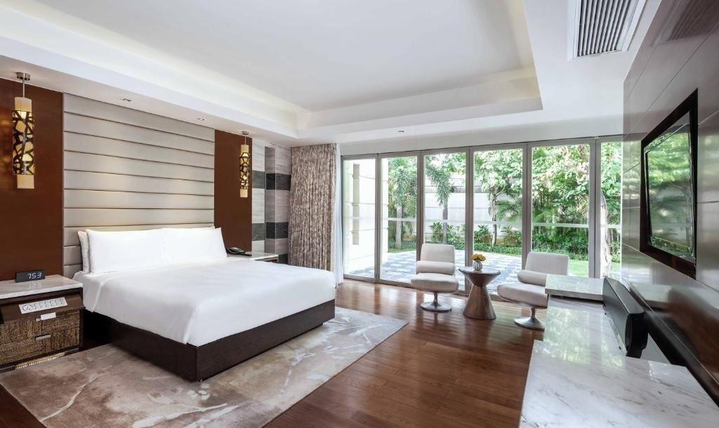 rooms-twobedroom-villa-with-constanttemperature-swimming-pool