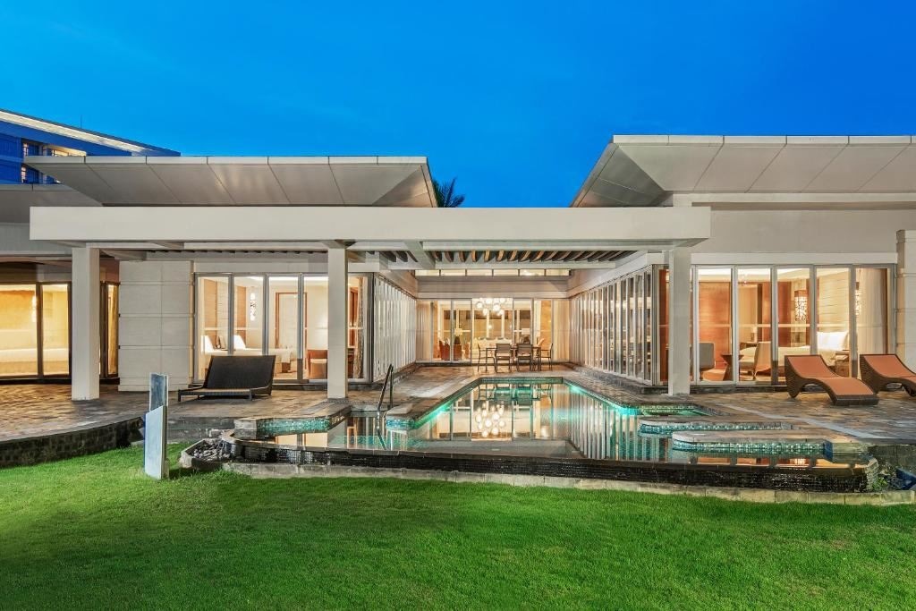 rooms-threebedroom-villa-with-constanttemperature-swimming-pool