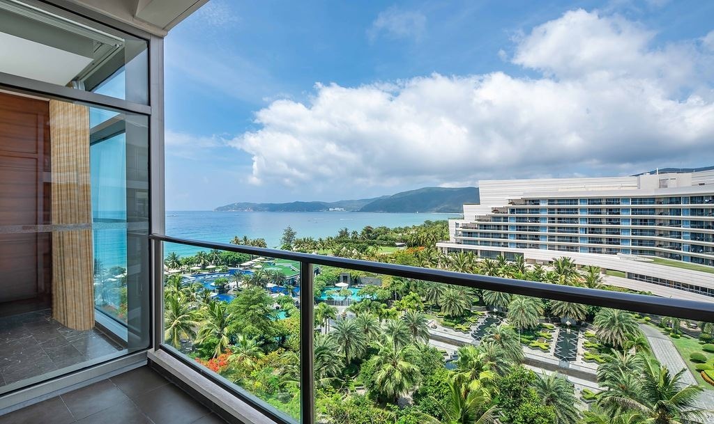 rooms-luxury-room-grand-ocean-view-king