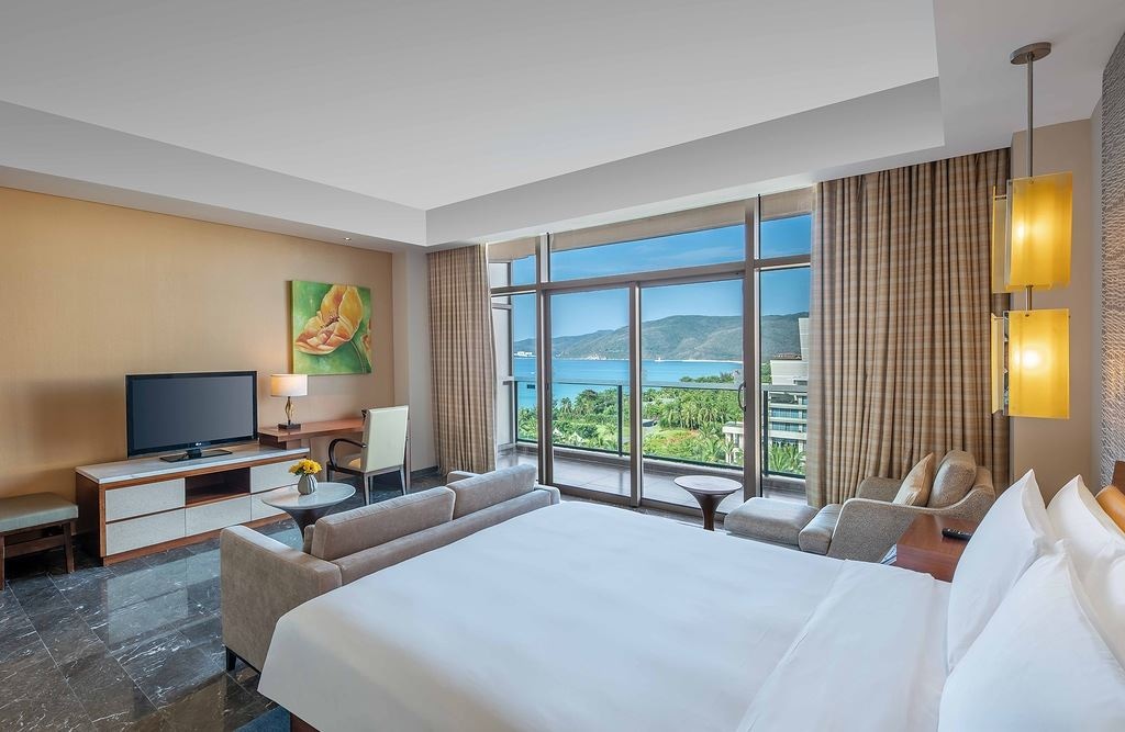 rooms-luxury-room-grand-ocean-view-king