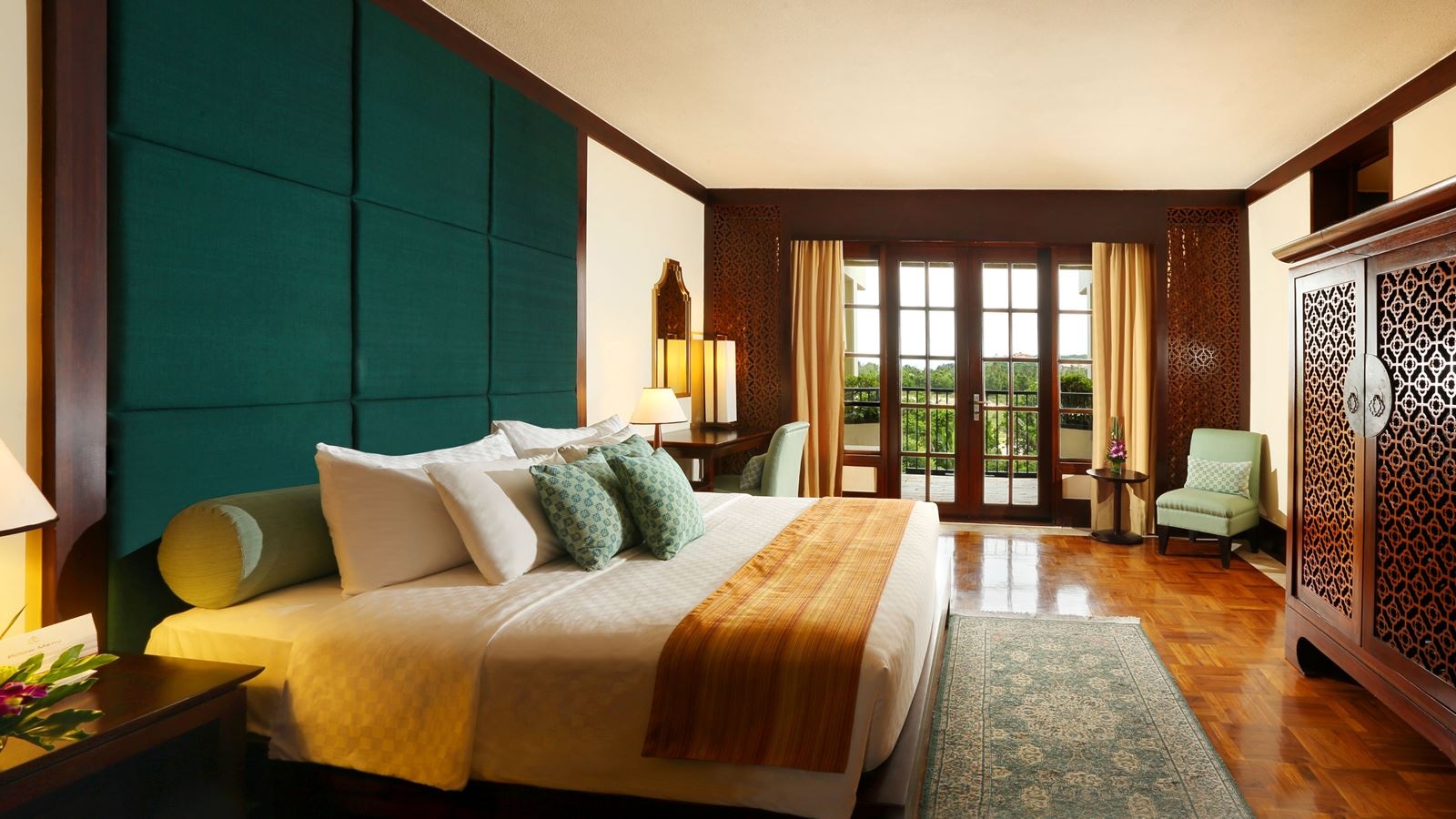 rooms-suites-collection