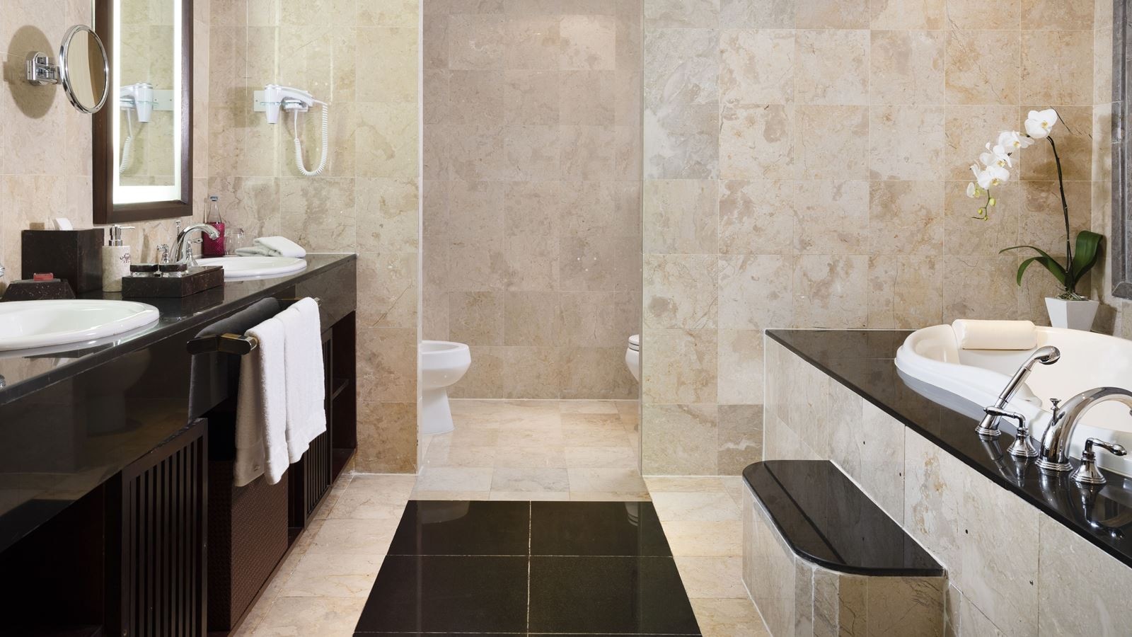 rooms-suites-collection