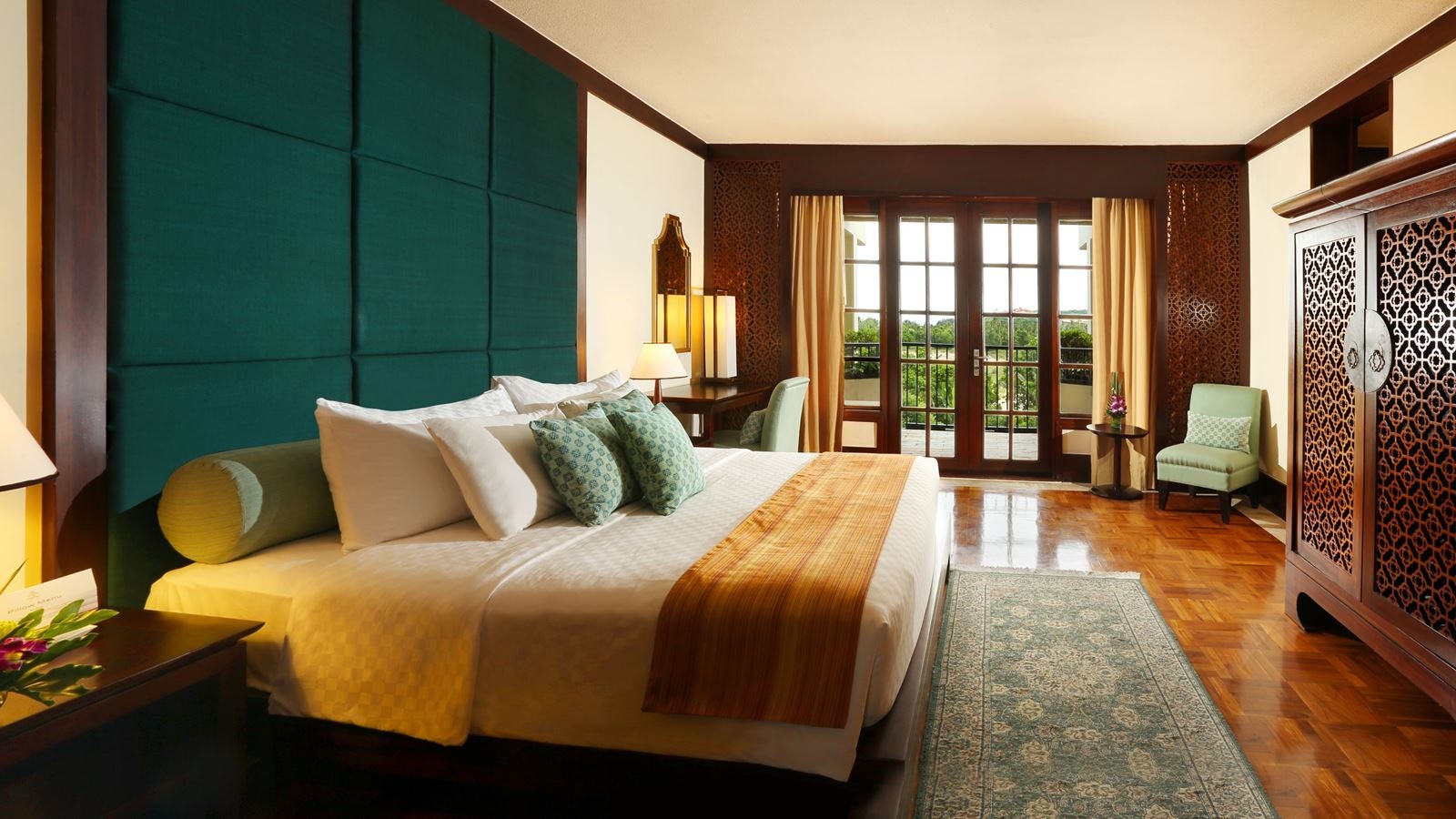 rooms-suites-collection