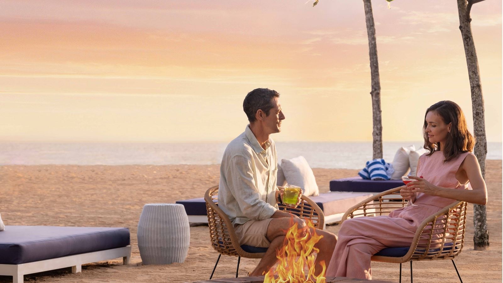 restaurants-toya-beach-bar-and-grill