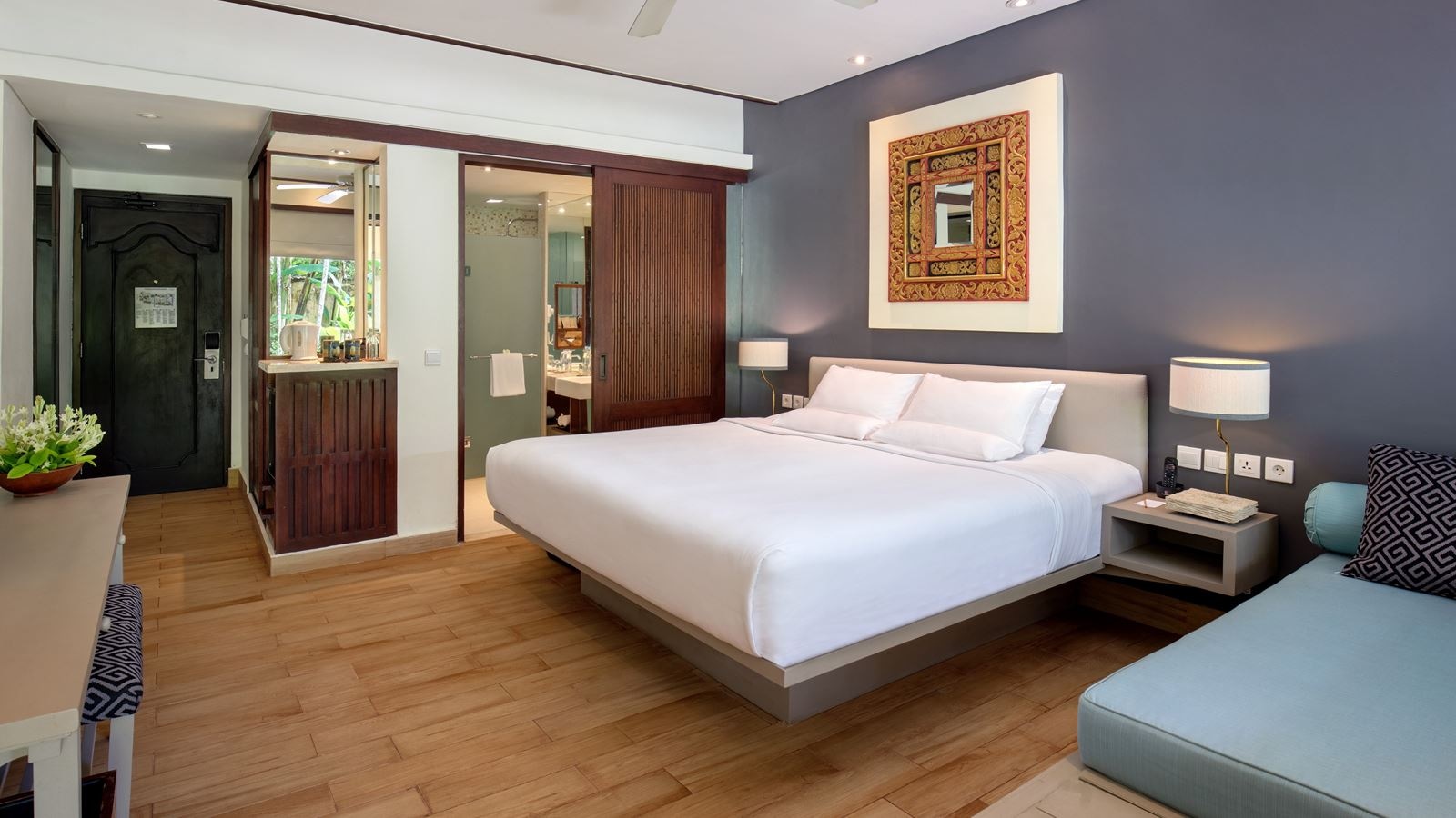 rooms-deluxe-pool-view-at-garden-wing