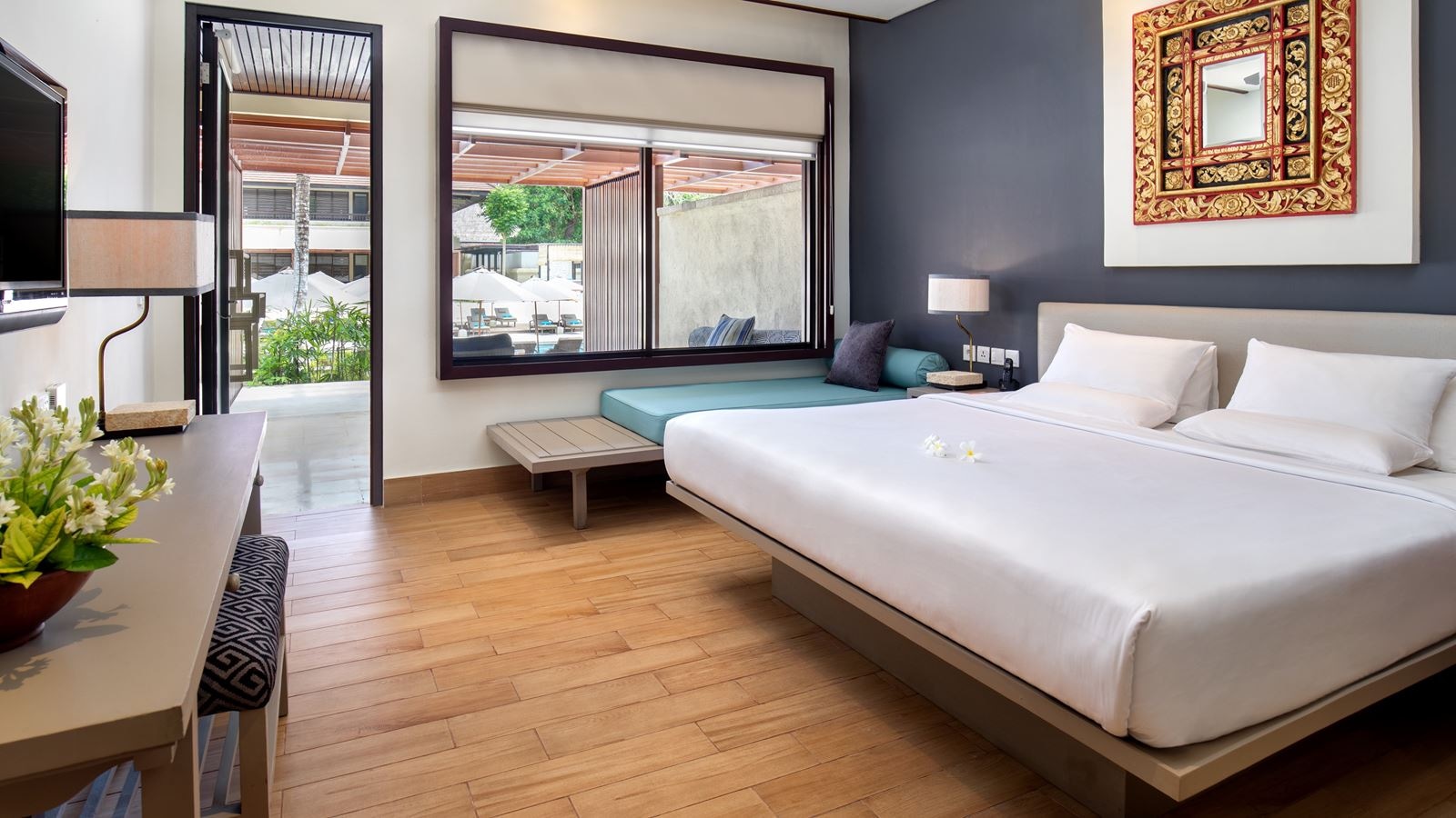 rooms-deluxe-pool-access-at-garden-wing