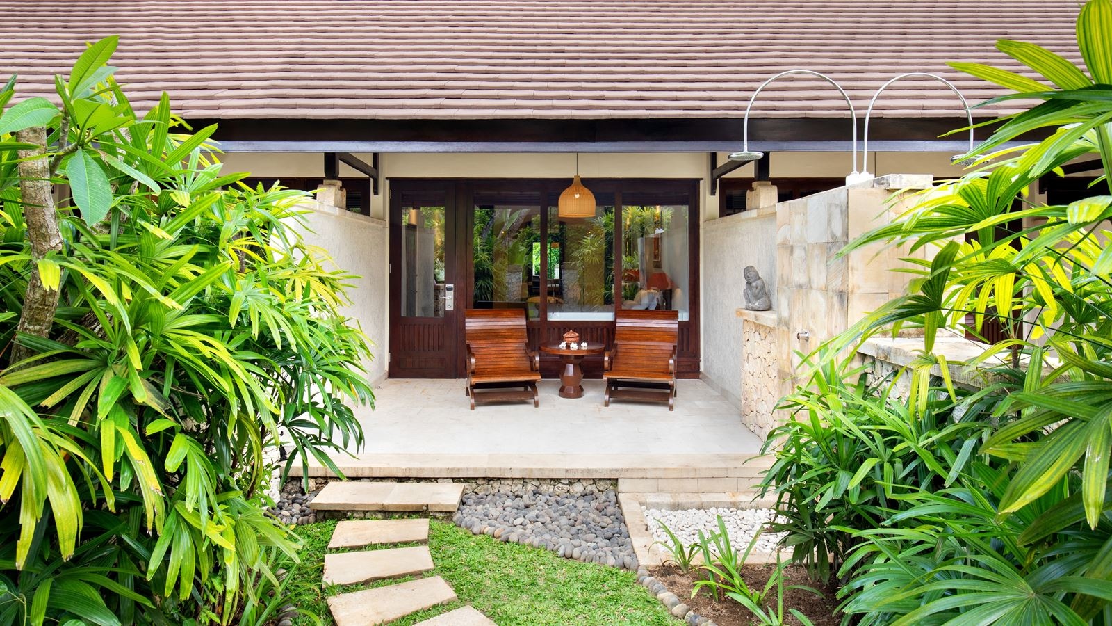 rooms-tropical-terrace-at-beach-wing