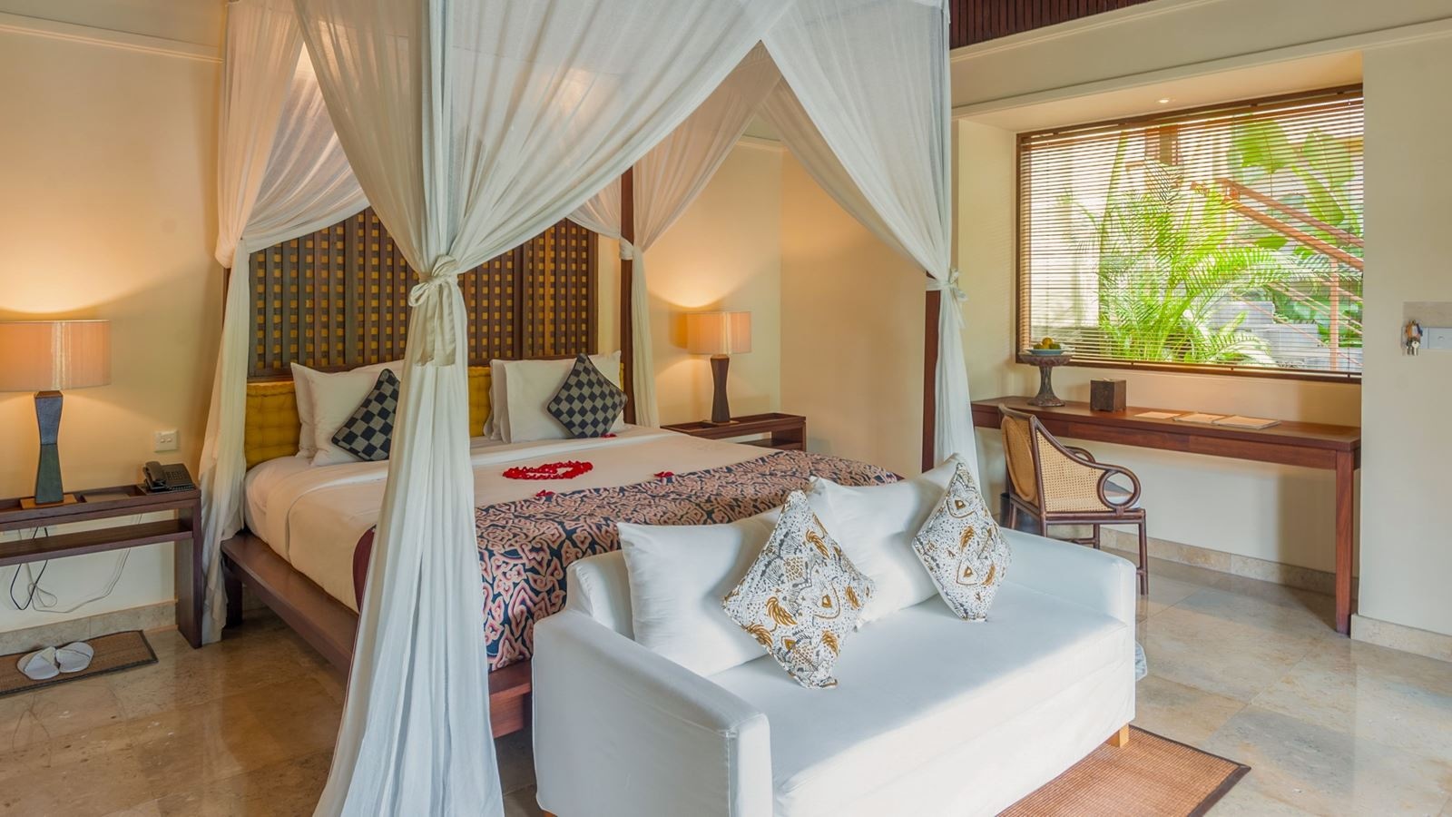 rooms-one-bedroom-pool-villa