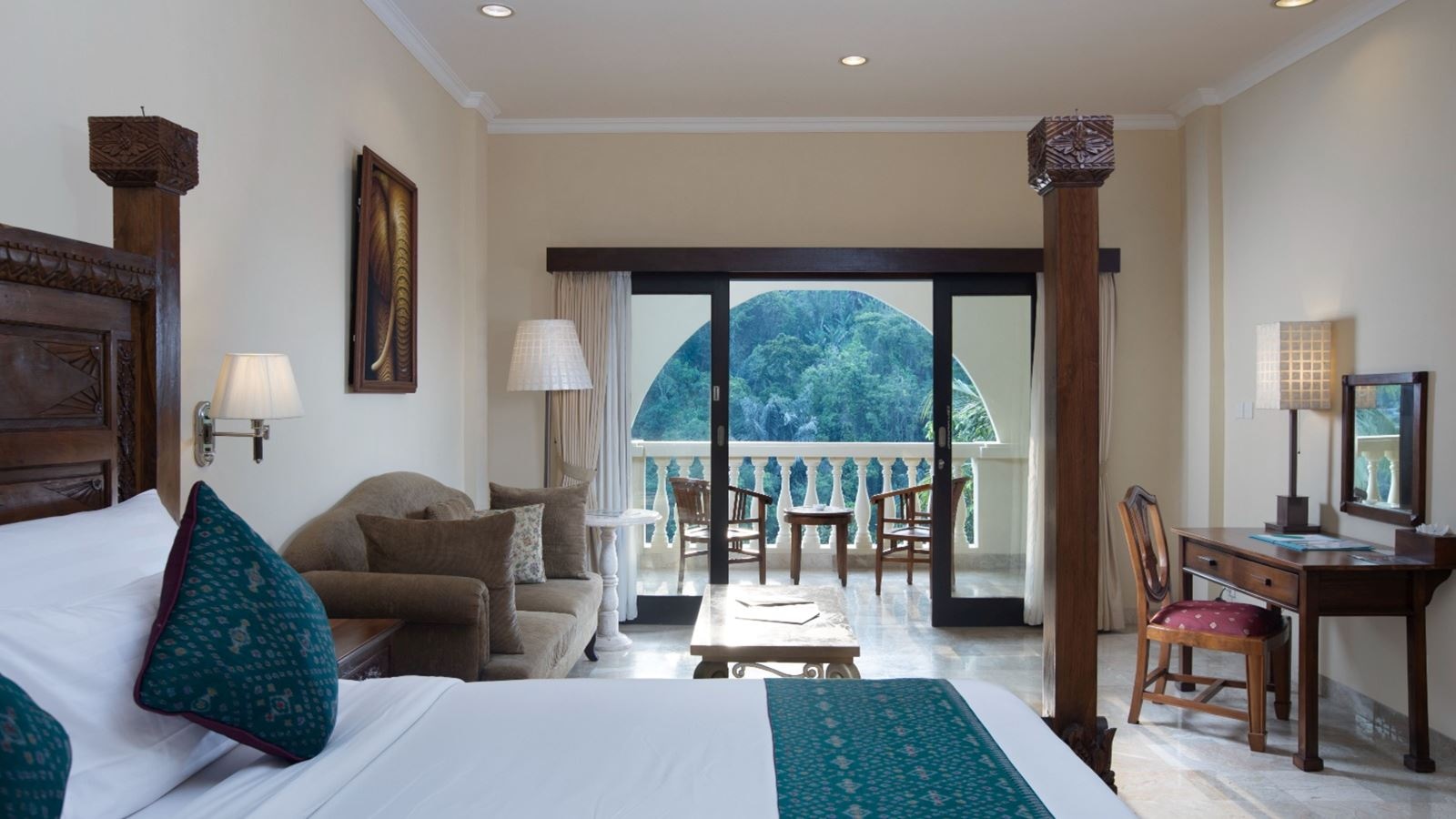 rooms-premier-room-pool-or-valley