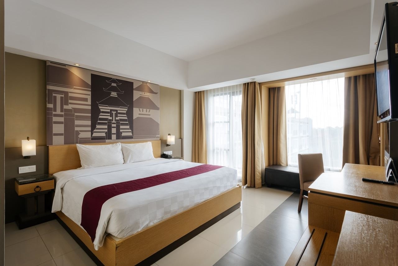 rooms-deluxe-pool-view