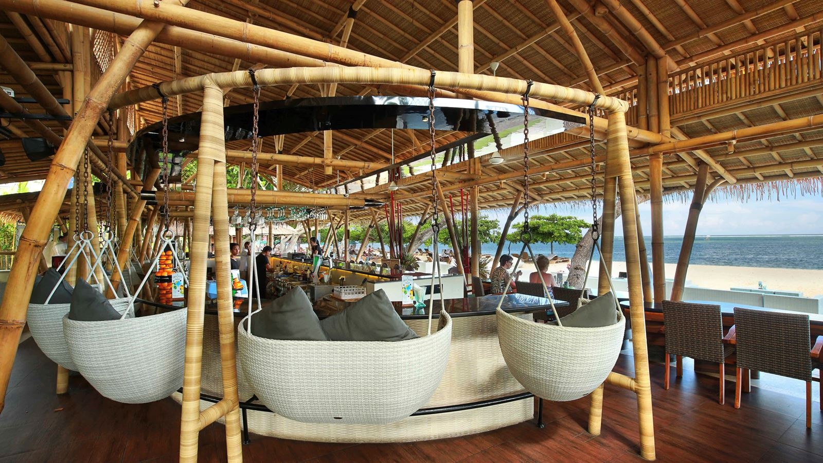 restaurants-bamboo-beach-bar--lounge