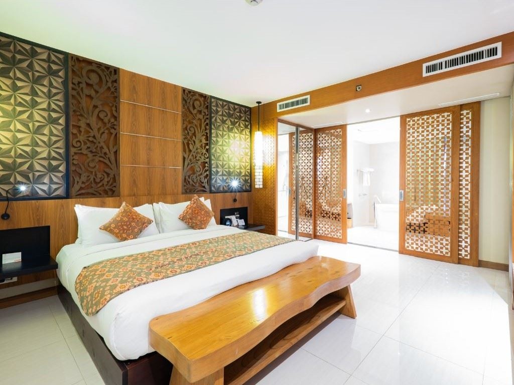 rooms-suites-room