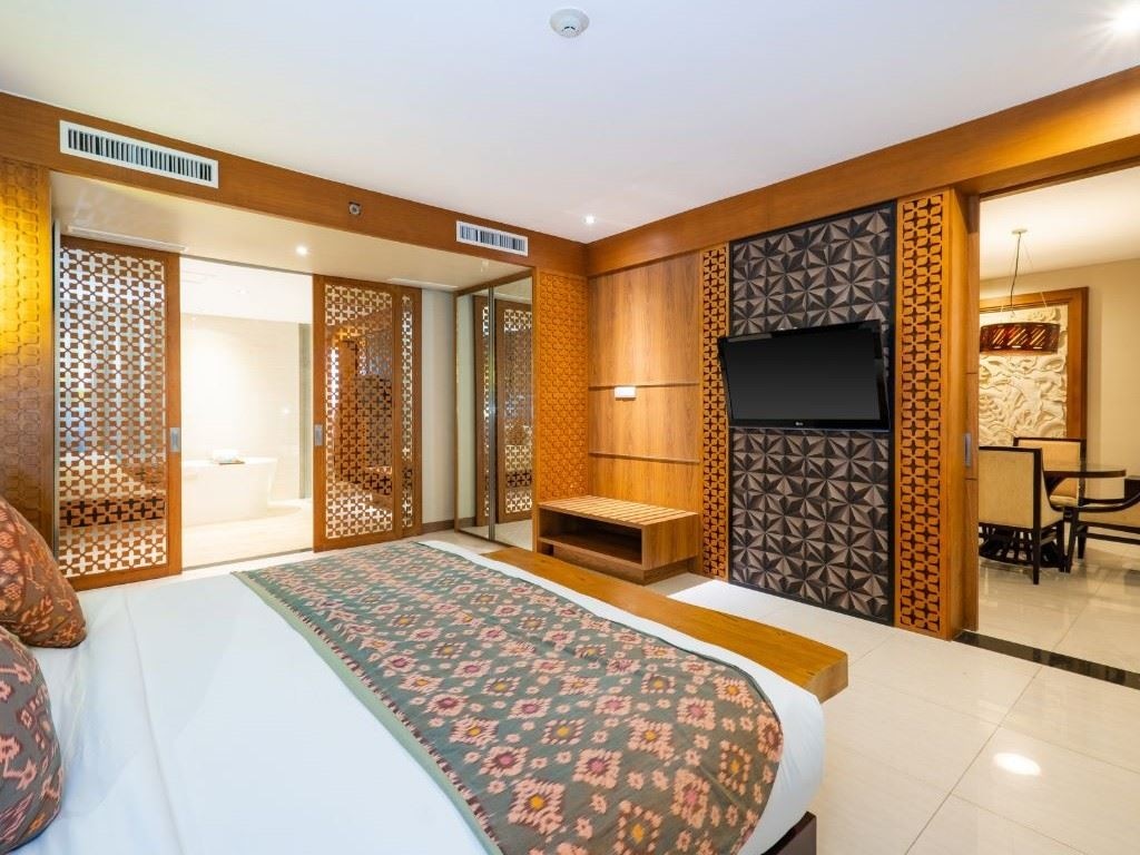 rooms-suites-room