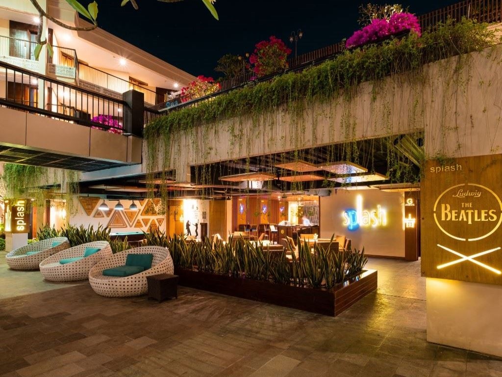 restaurants-splash-bar