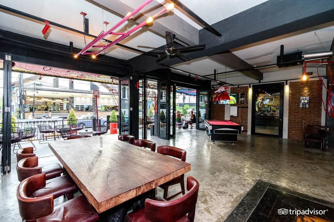 restaurants-cest-la-vie-restaurant-and-bar