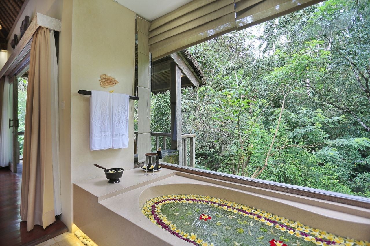 rooms-river-edge-pool-villa