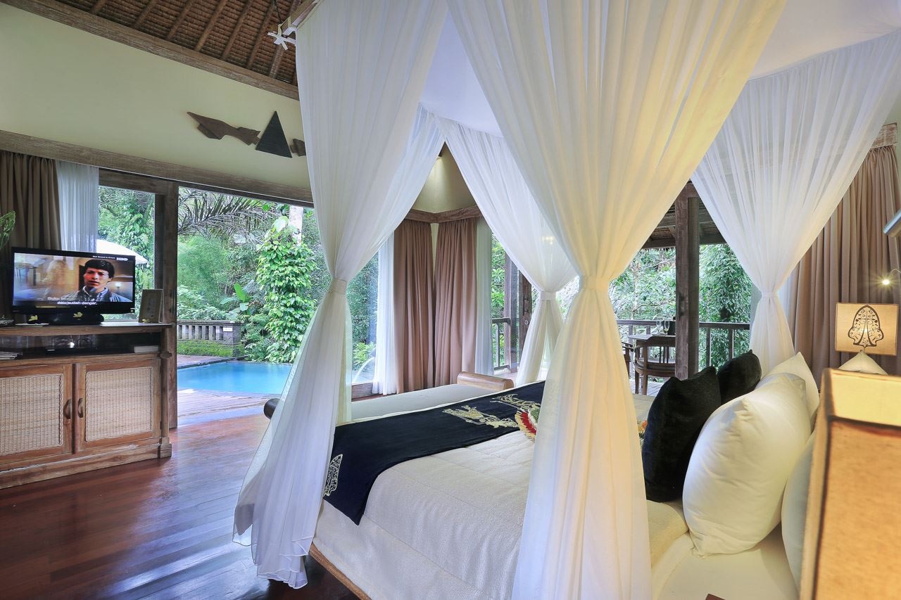 rooms-river-edge-pool-villa