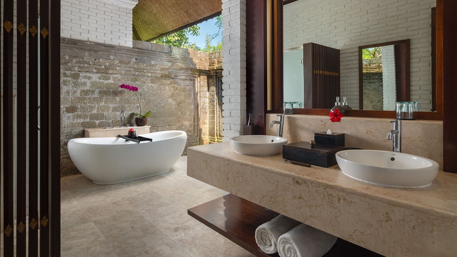 rooms-one-bedroom-club-suite