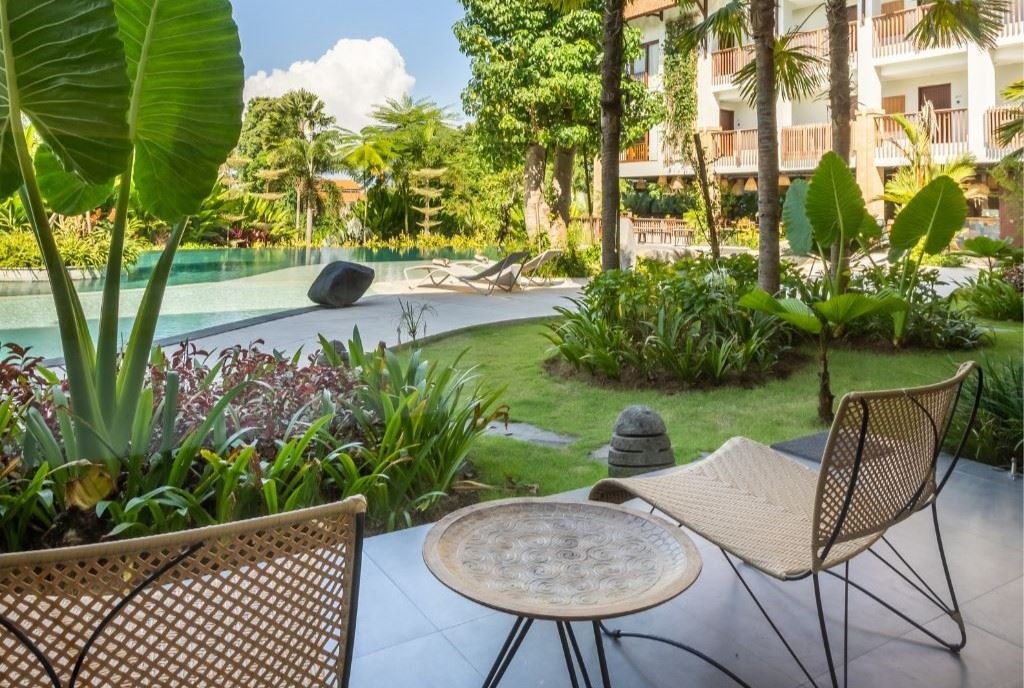 rooms-suite-pool-access