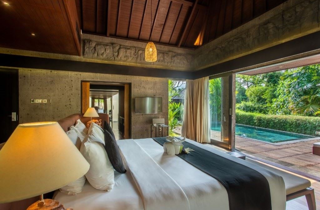 rooms-one-bedroom-riverside-pool-villa