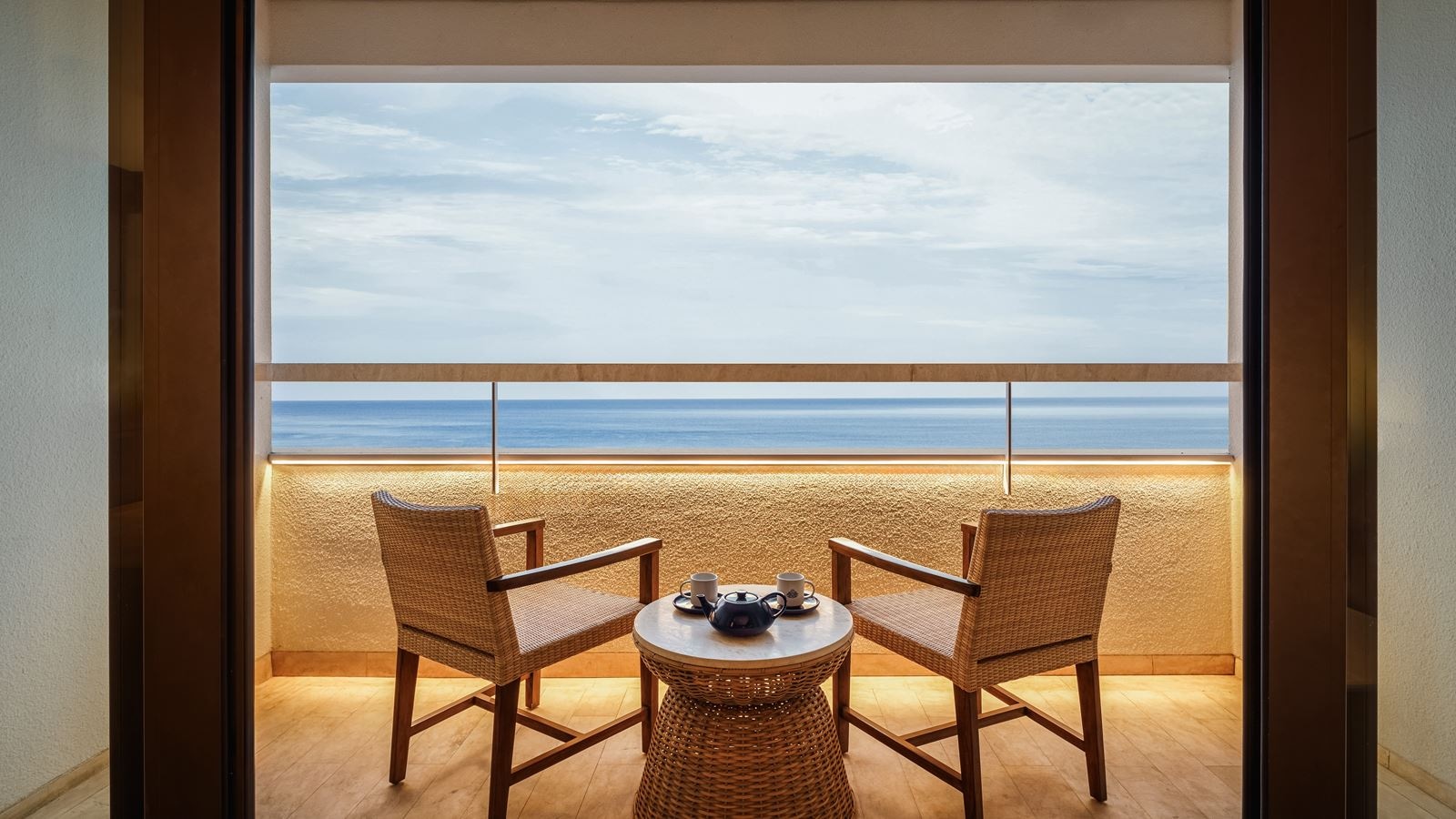 rooms-deluxe-ocean-view