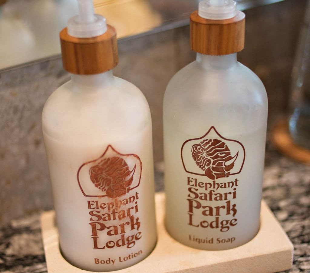 rooms-lake-side-room