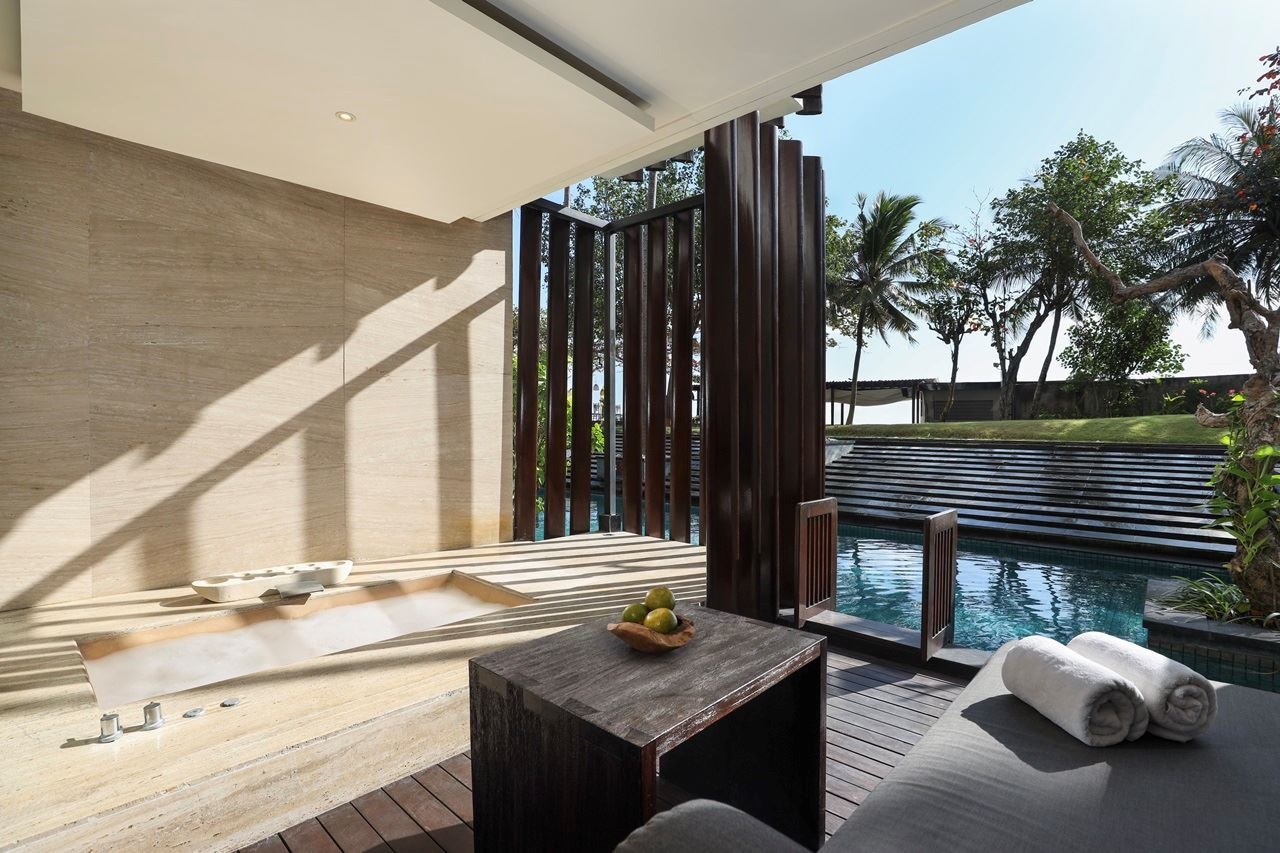 rooms-seminyak-pool-suite