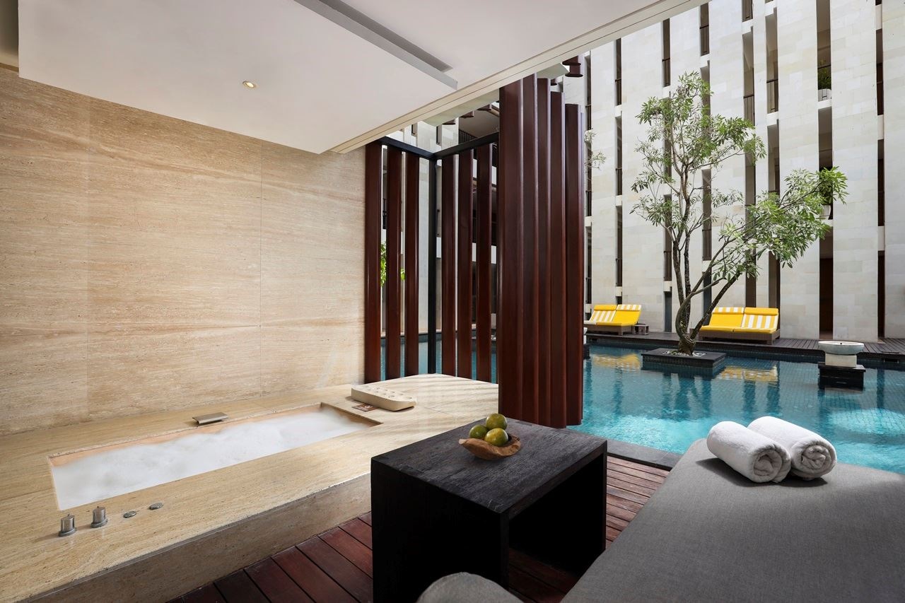 rooms-seminyak-pool-suite