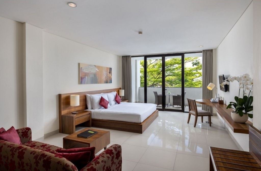 rooms-junior-suite-balcony