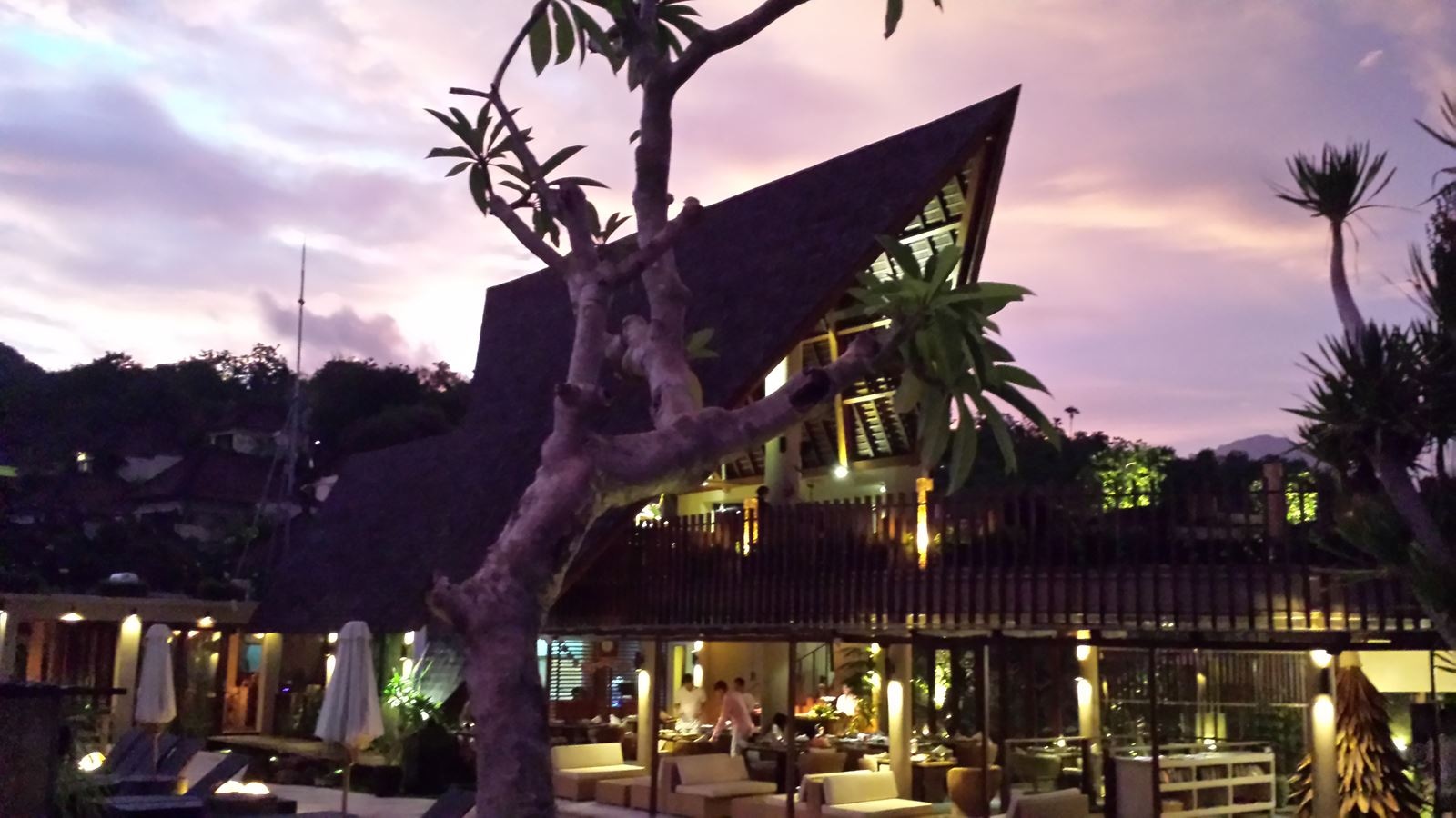 restaurants-maku-organic-cafe