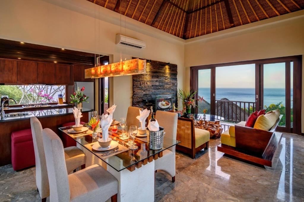 rooms-3-bedrooms-villa-with-pool