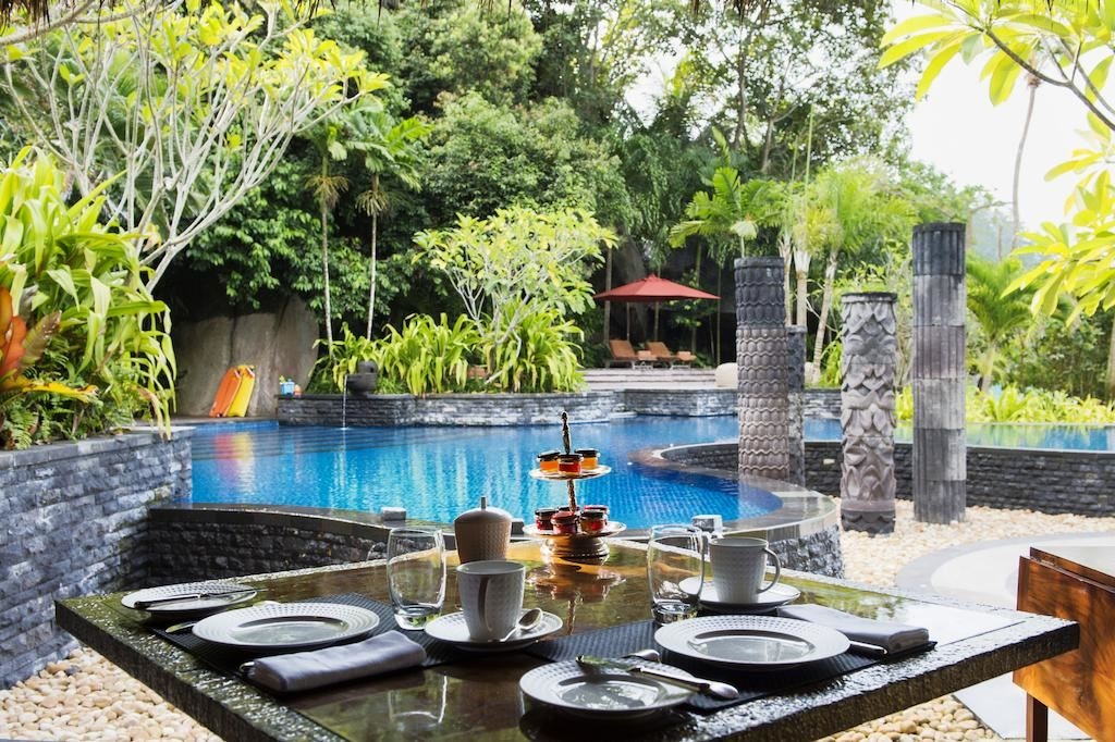 restaurants-breakfast-on-the-villa
